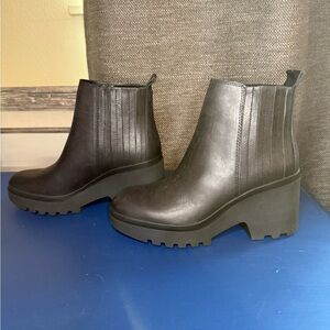 Eileen Fisher Rare Black Ankle Boots